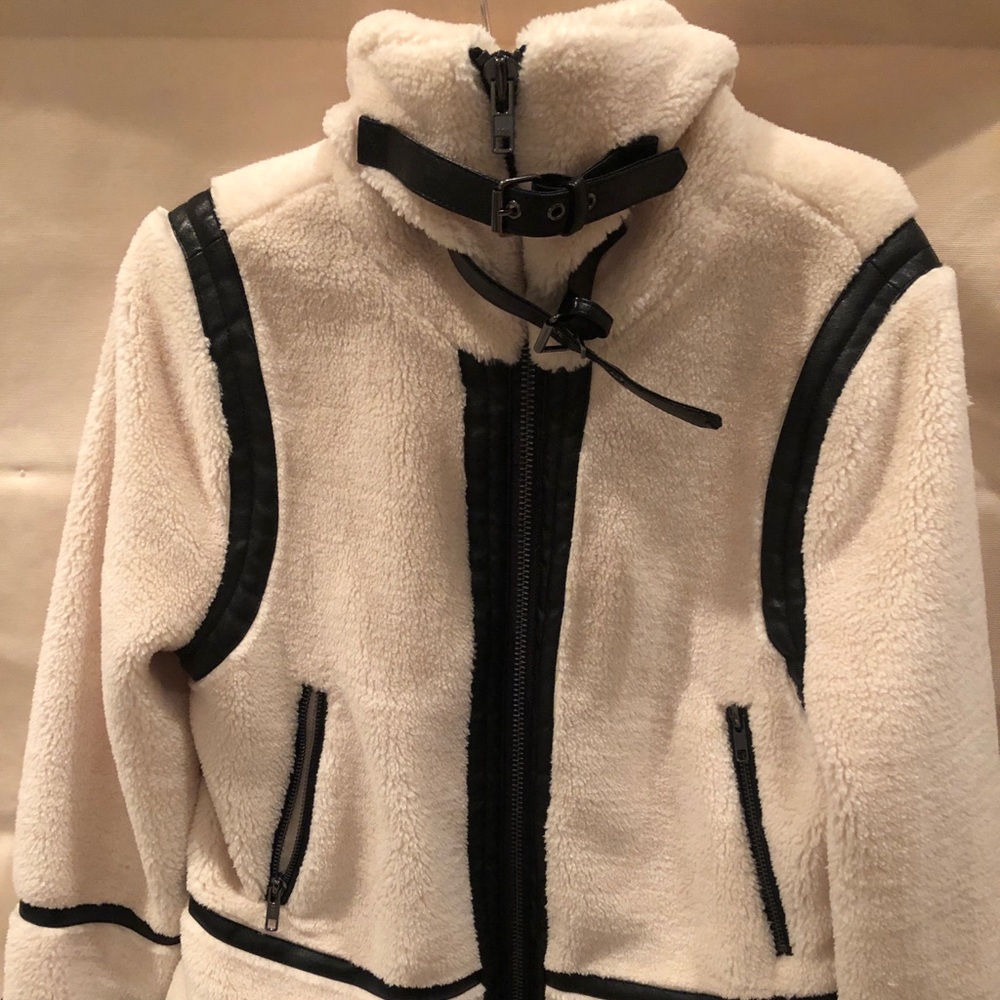 DH Designs NY plush faux fur jacket w trim